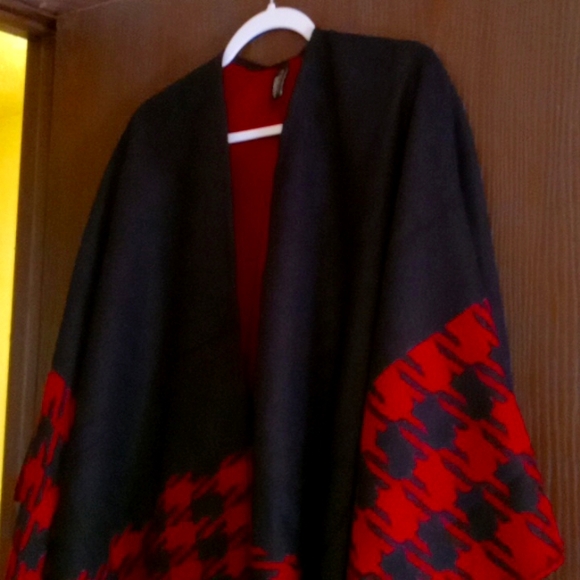 Accessory Street Womens Black and Red Plaid Shawl Wrap Warm Holidays Christmas - Picture 2 of 9